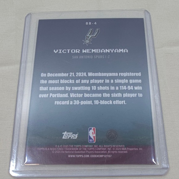 Victor Wembanyama 2024-25 Topps 8-Bit Ballers San Antonio Spurs Card 8B-4 NBA - Picture 2 of 2